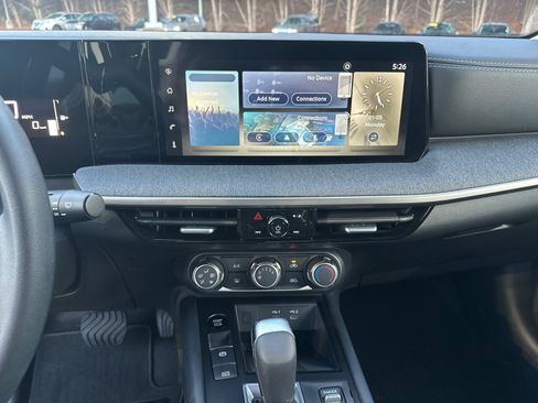 Certified 2025 Nissan Kicks SV image 27