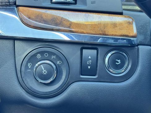Used 2015 Lincoln MKS FWD image 40