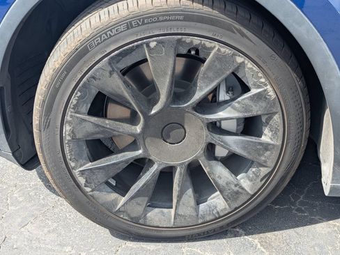 Used 2021 Tesla Model Y Long Range AWD/4WD image 10