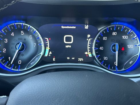 New 2027 Chrysler Pacifica Limited AWD/4WD image 22