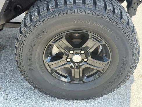 Used 2020 Jeep Wrangler Sport AWD/4WD image 9