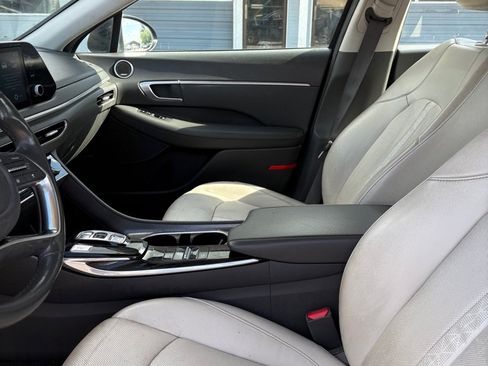 Used 2020 Hyundai Sonata SEL w/ Premium + Sunroof Package FWD image 9