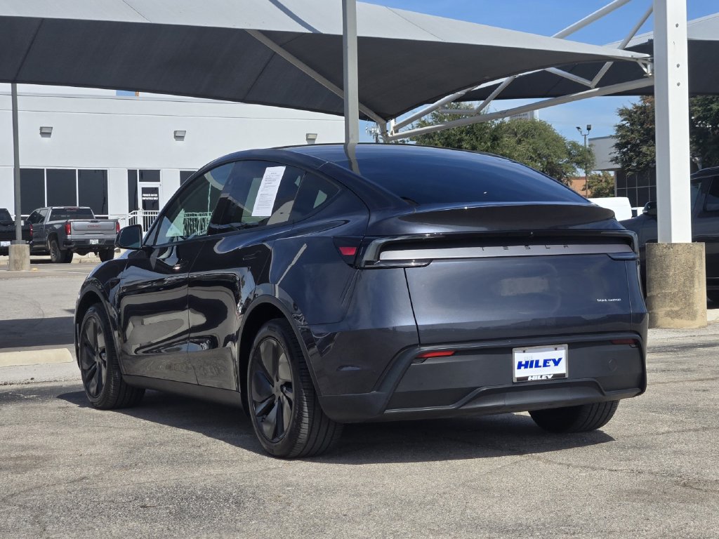 Used 2026 Tesla Model Y AWD image 5
