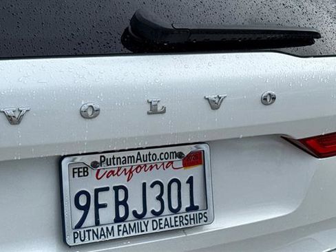 Certified 2023 Volvo XC60 B6 Ultimate w/ Protection Package Premier image 33