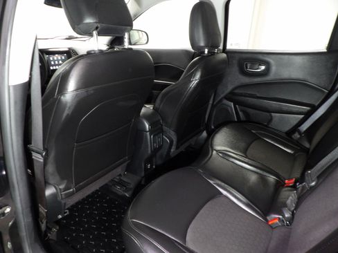Used 2021 Jeep Compass Latitude FWD image 10