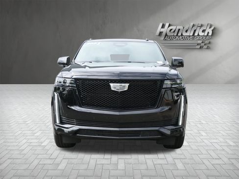 Used 2023 Cadillac Escalade Sport w/ LPO, ONYX Package AWD/4WD image 3