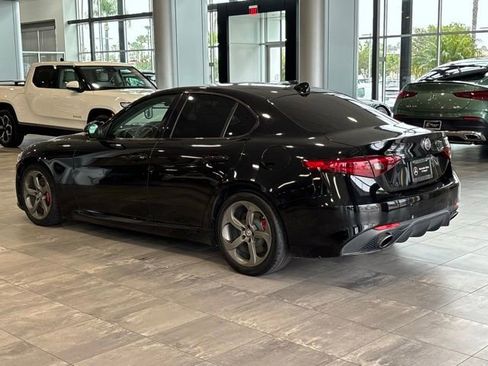 Used 2018 Alfa Romeo Giulia image 6