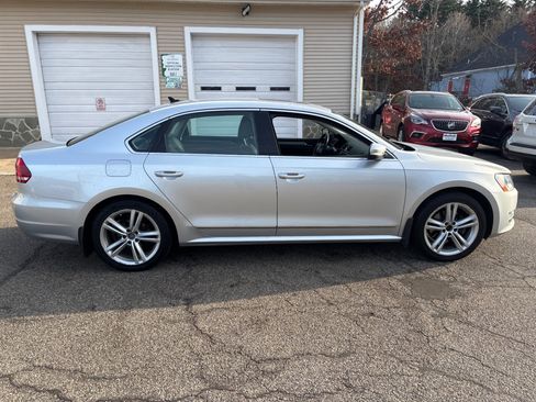 Used 2015 Volkswagen Passat 1.8T SE image 6