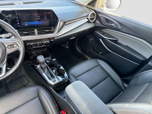 Used 2025 Chevrolet Trax ACTIV w/ Driver Confidence Package FWD image 22