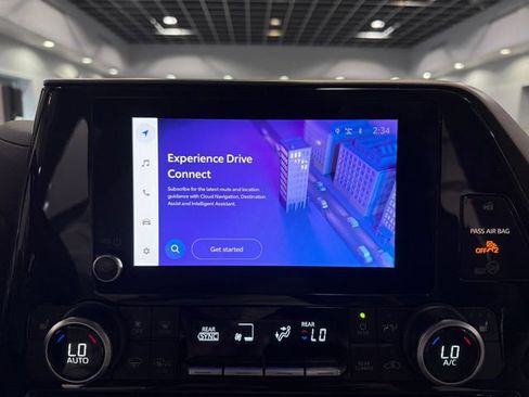 Used 2023 Toyota Highlander L image 18