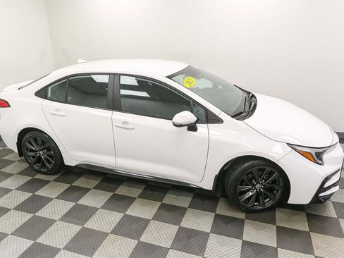 Used 2023 Toyota Corolla SE w/ Carpet Mat Package (TMS) FWD image 5