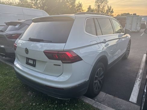 Used 2020 Volkswagen Tiguan SE image 3