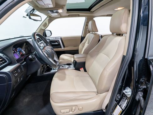 Used 2019 Toyota 4Runner SR5 Premium image 14