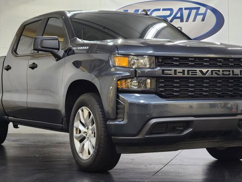 Used 2020 Chevrolet Silverado 1500 Custom w/ Custom 2.7L Value Package AWD/4WD image 2