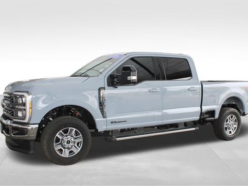 Used 2025 Ford F250 Lariat w/ FX4 Off-Road Package AWD/4WD image 10