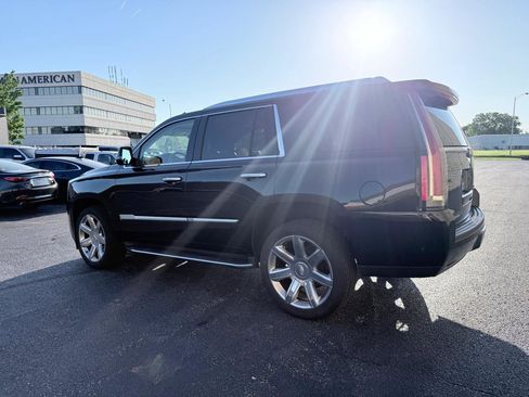 Used 2020 Cadillac Escalade Luxury AWD/4WD image 3