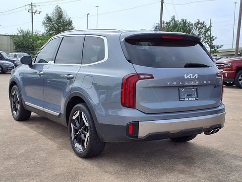 Certified 2025 Kia Telluride S FWD image 2