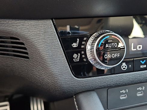 New 2025 Mitsubishi Outlander SEL image 20