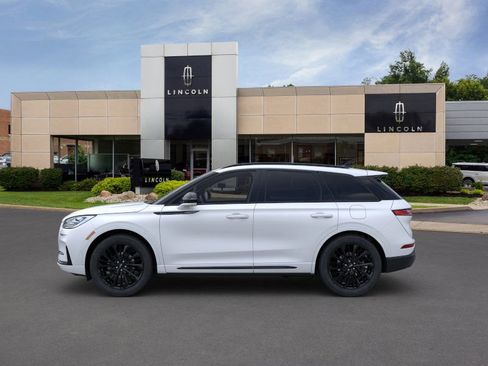 New 2023 Lincoln Corsair Reserve w/ Equipment Group 202A image 4