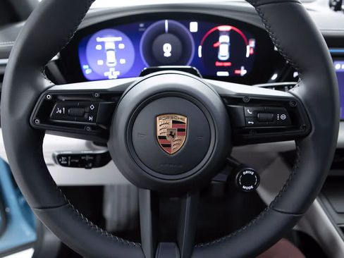 Certified 2026 Porsche Macan Electric RWD image 14