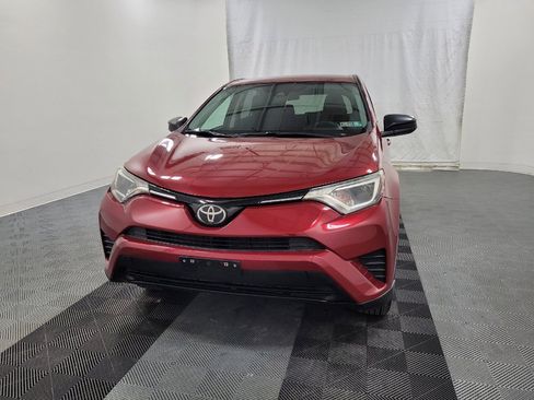 Used 2018 Toyota RAV4 LE image 15