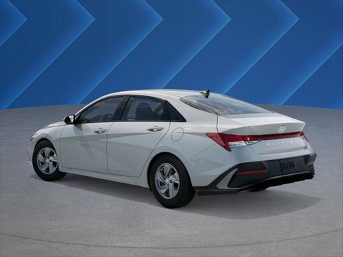 New 2026 Hyundai Elantra SE image 5