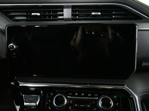 Used 2026 GMC Sierra 2500 Denali w/ Technology Package AWD/4WD image 4