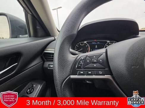 Used 2024 Nissan Altima 2.5 SV FWD image 11