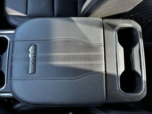 Certified 2024 Chevrolet Silverado 2500 High Country w/ High Country Premium Package image 19