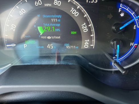 Used 2019 Toyota RAV4 Limited image 16