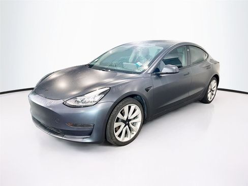 Used 2020 Tesla Model 3 Long Range image 1