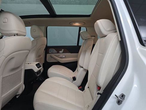 Used 2024 Mercedes-Benz GLS 450 4MATIC image 9