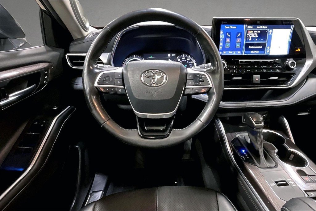 Used 2022 Toyota Highlander Platinum AWD/4WD image 9