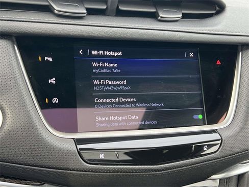 Used 2025 Cadillac XT5 Sportv w/ Technology Package image 28