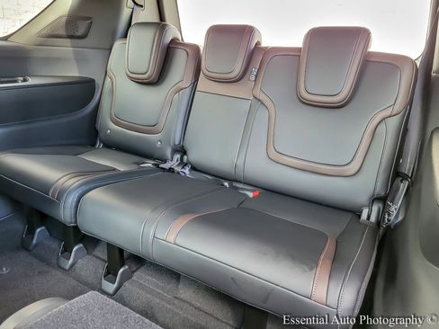 New 2026 Nissan Armada SL w/ Captain's Chari Seat Package image 10