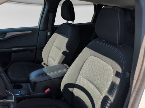 Used 2025 Ford Escape Active AWD/4WD image 17