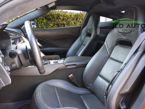 Used 2015 Chevrolet Corvette Z06 w/ 3LZ Preferred Equipment Group RWD image 8