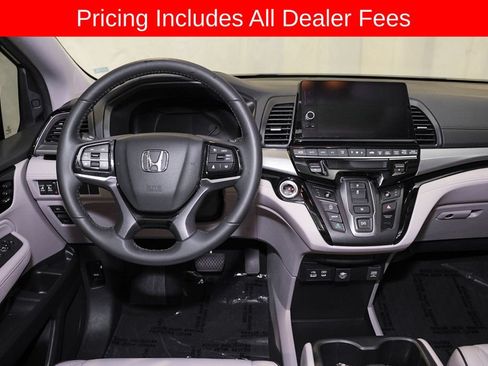 Used 2025 Honda Odyssey Touring image 7