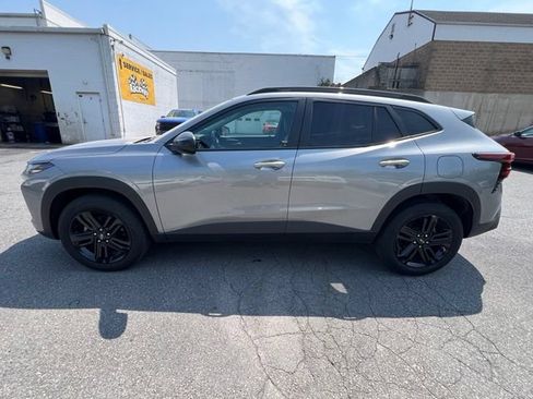 Used 2025 Chevrolet Trax ACTIV w/ Sunroof Package FWD image 5