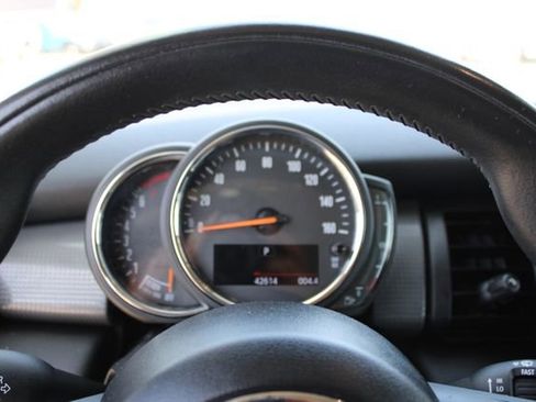 Used 2020 MINI Cooper 2-Door Hardtop FWD image 23