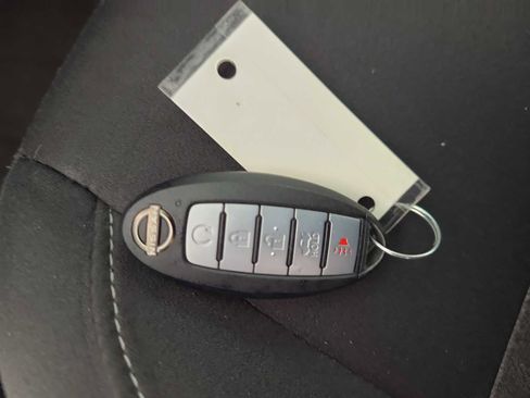Used 2025 Nissan Altima 2.5 SV FWD image 28
