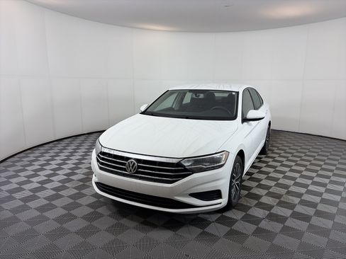 Used 2021 Volkswagen Jetta S image 2