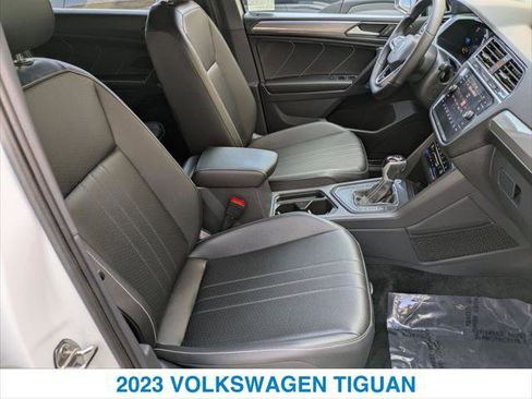Used 2023 Volkswagen Tiguan SE R-Line image 25