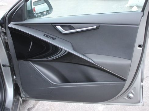 Used 2023 Kia Niro EX image 24