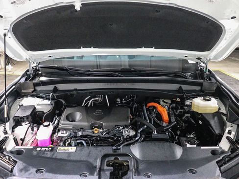 Certified 2025 Toyota Grand Highlander AWD Hybrid image 31