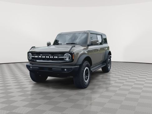 Used 2025 Ford Bronco Outer Banks w/ Sasquatch Package AWD/4WD image 4