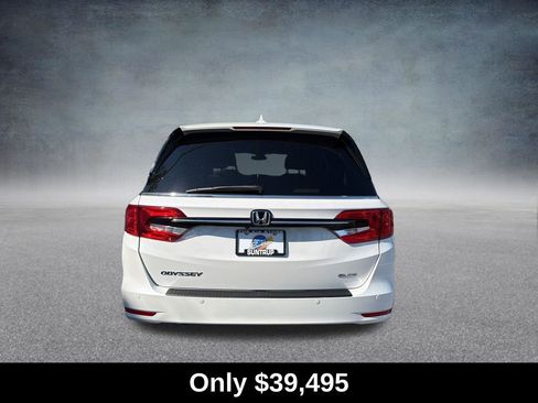 Used 2023 Honda Odyssey Elite image 4