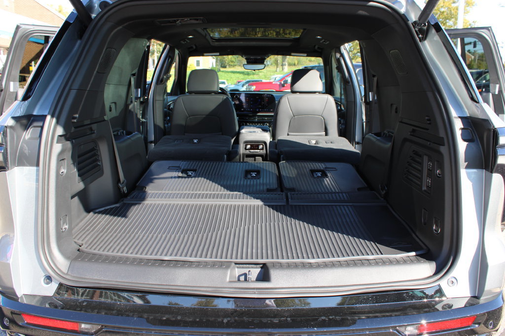 New 2027 Chevrolet Traverse RS w/ LPO, Floor Liner Package AWD/4WD image 60