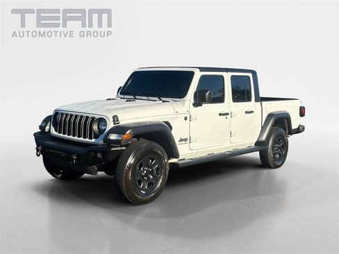 Certified 2024 Jeep Gladiator Sport image 3