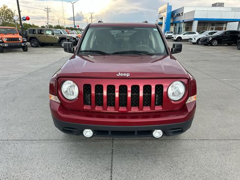 Used 2015 Jeep Patriot Sport image 3